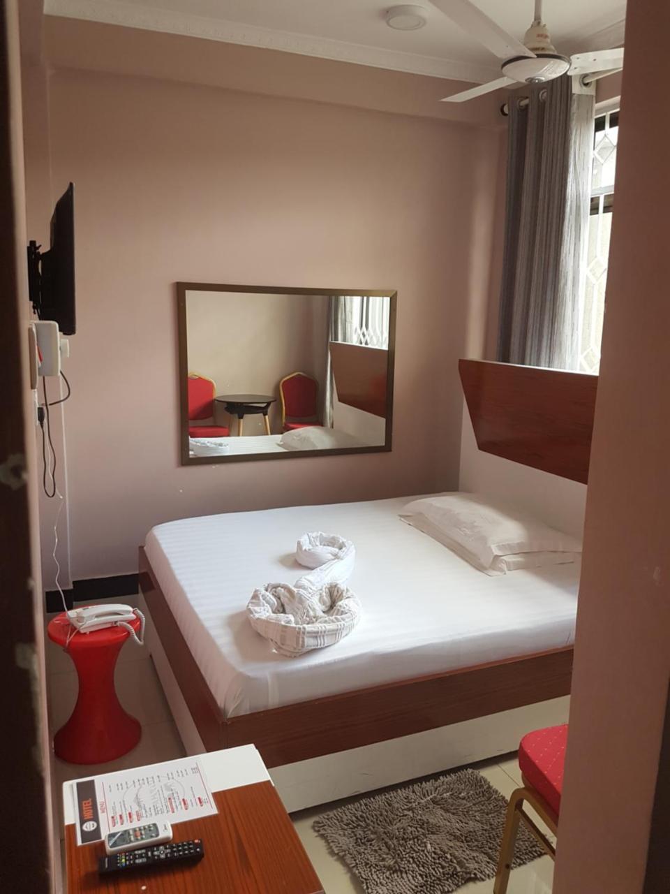 B10 Airport Lodge Νταρ ες Σαλάμ Εξωτερικό φωτογραφία