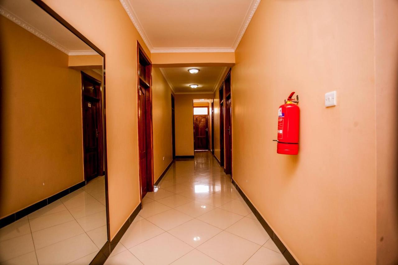 B10 Airport Lodge Νταρ ες Σαλάμ Εξωτερικό φωτογραφία