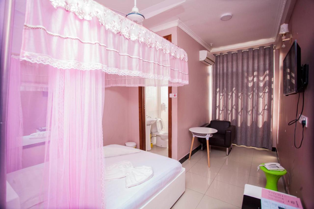 B10 Airport Lodge Νταρ ες Σαλάμ Εξωτερικό φωτογραφία